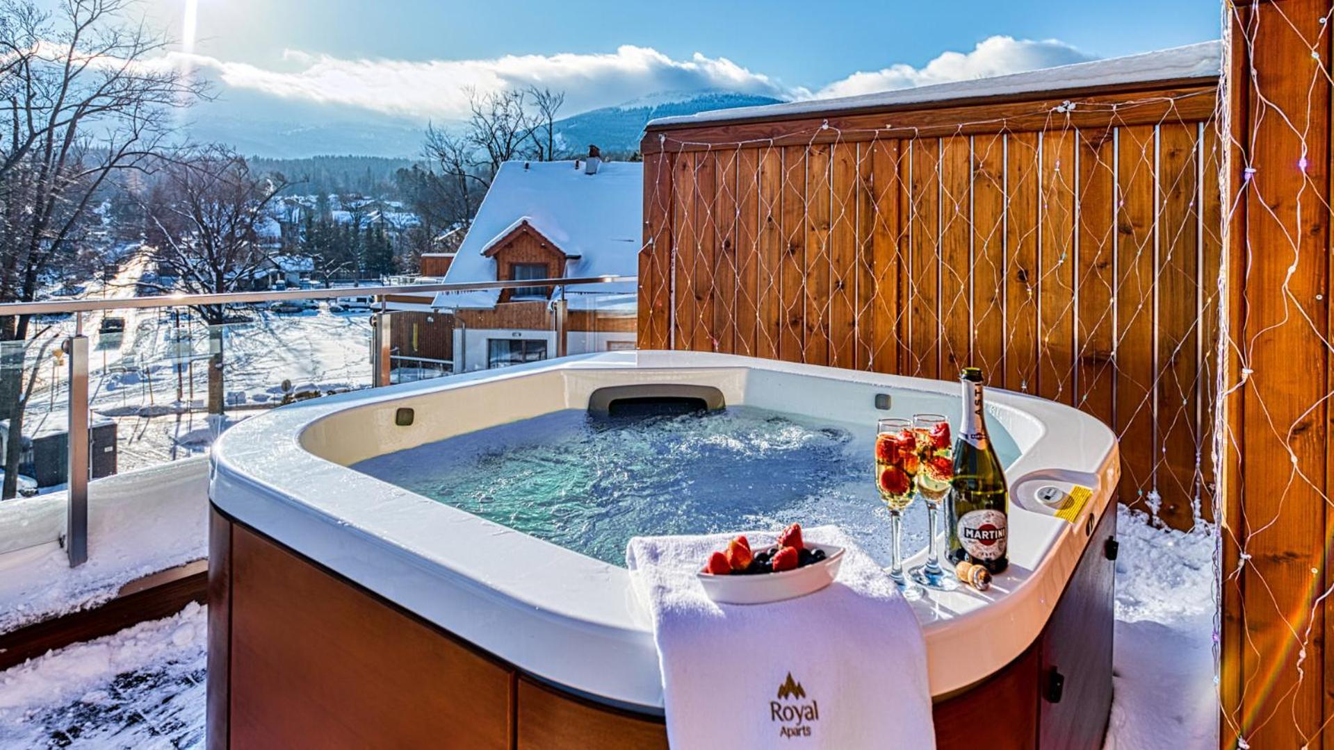 Royal Prestige Collection Z Prywatnym Jacuzzi - Stone Hill Resort Z Basenem I Saunami 斯克拉斯卡波伦巴 外观 照片